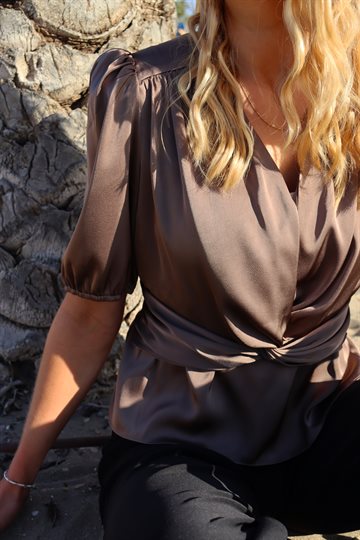 Liberté - Tiki SS Twist Blouse - Brown